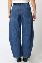 Load image into Gallery viewer, Selina Barrel Leg Jeans
