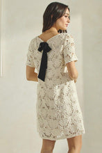 Load image into Gallery viewer, Go Your Own Way Shift Dress
