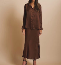 Load image into Gallery viewer, Well Considered Brown Silky Set
