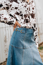 Load image into Gallery viewer, Céline Buckle Detail Midi Skirt
