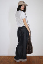 Load image into Gallery viewer, Hint of Lace Crew Tee in Heather Grey

