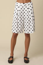 Load image into Gallery viewer, Perfect Spots Linen Bermuda Shorts
