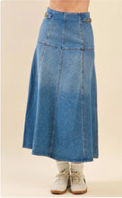 Load image into Gallery viewer, Céline Buckle Detail Midi Skirt
