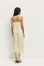 Load image into Gallery viewer, Where We Begin Silk x Lace Set
