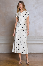 Load image into Gallery viewer, Refined Muse Silk Set
