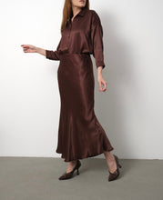 Load image into Gallery viewer, Well Considered Brown Silky Set
