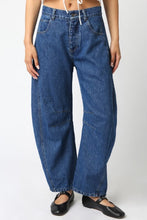 Load image into Gallery viewer, Selina Barrel Leg Jeans
