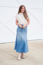 Load image into Gallery viewer, Céline Buckle Detail Midi Skirt

