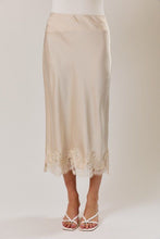 Load image into Gallery viewer, Oh So Nice Silk x Lace Skirt
