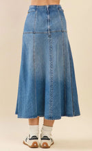 Load image into Gallery viewer, Céline Buckle Detail Midi Skirt
