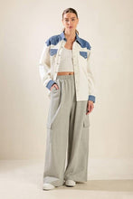 Load image into Gallery viewer, Owning The Room Contrast Shirt

