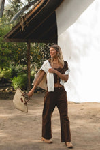 Load image into Gallery viewer, Got That Fall Feeling Barrel Jeans
