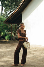 Load image into Gallery viewer, Got That Fall Feeling Barrel Jeans
