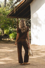 Load image into Gallery viewer, Got That Fall Feeling Barrel Jeans
