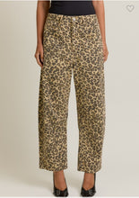 Load image into Gallery viewer, Fierce Barrel Jeans
