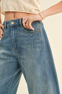 Mara Horseshoe Jean