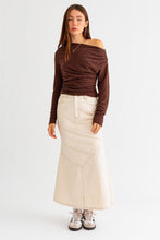 Load image into Gallery viewer, Brown Slouchy Shoulder Top
