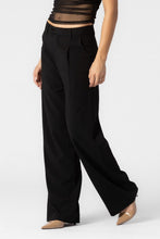 Load image into Gallery viewer, Effortlesss Trousers in Black
