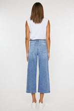 Load image into Gallery viewer, High Rise Wide Leg Cropped Jeans
