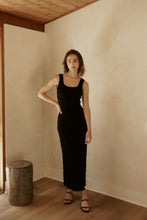 Load image into Gallery viewer, Claudia Crinkle Textured Dress in Black
