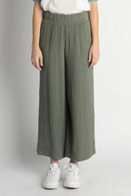 Load image into Gallery viewer, Olive Culotte Textured Pants
