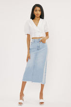 Load image into Gallery viewer, Contrast Wash Denim Midi Skirt
