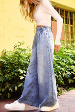 Load image into Gallery viewer, The Wide Leg Jeans
