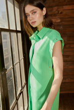 Load image into Gallery viewer, Kelly Green Shift Dress
